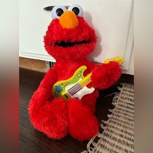 Sesame Street Rock and Rhyme Elmo Talking Singing